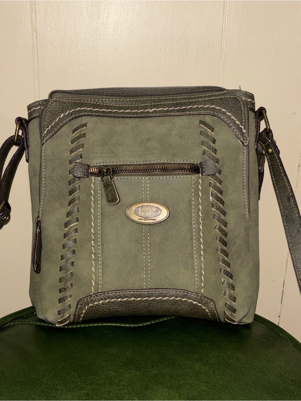 b.o.c. Gray / Green Crossbody Bag
